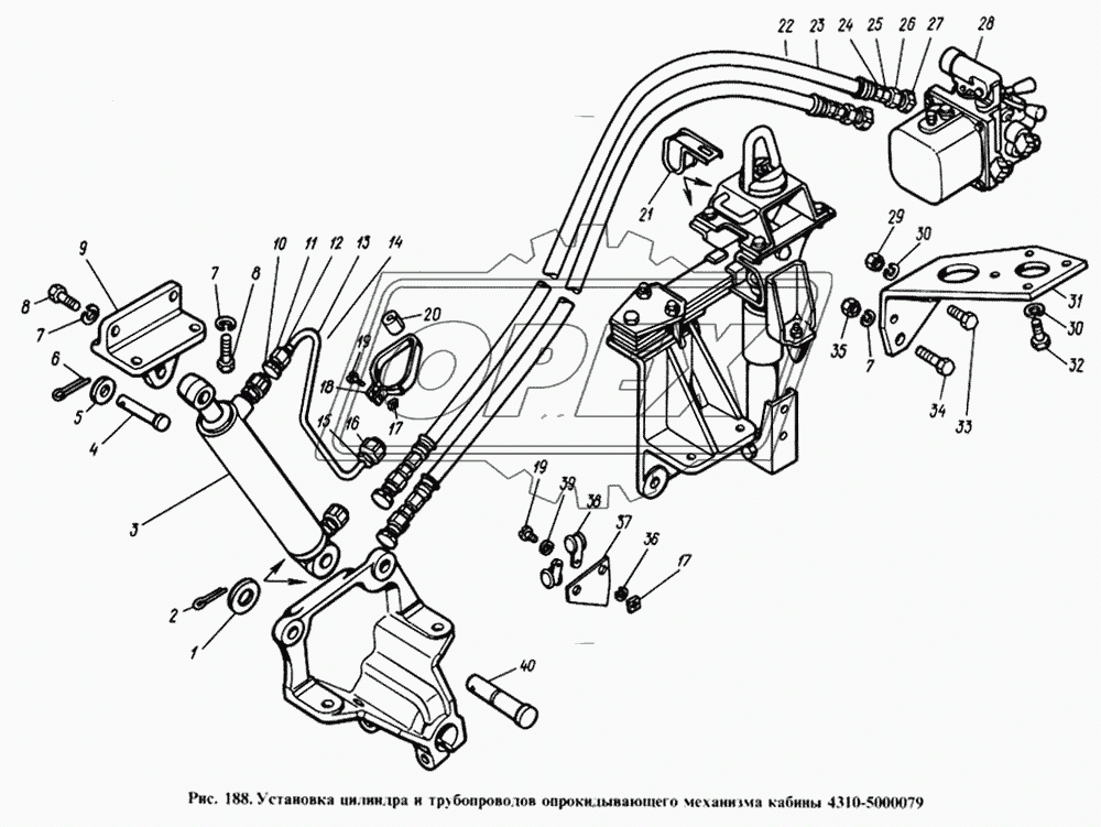 Установка цилиндра и трубопроводов опрокидывающего механизма кабины