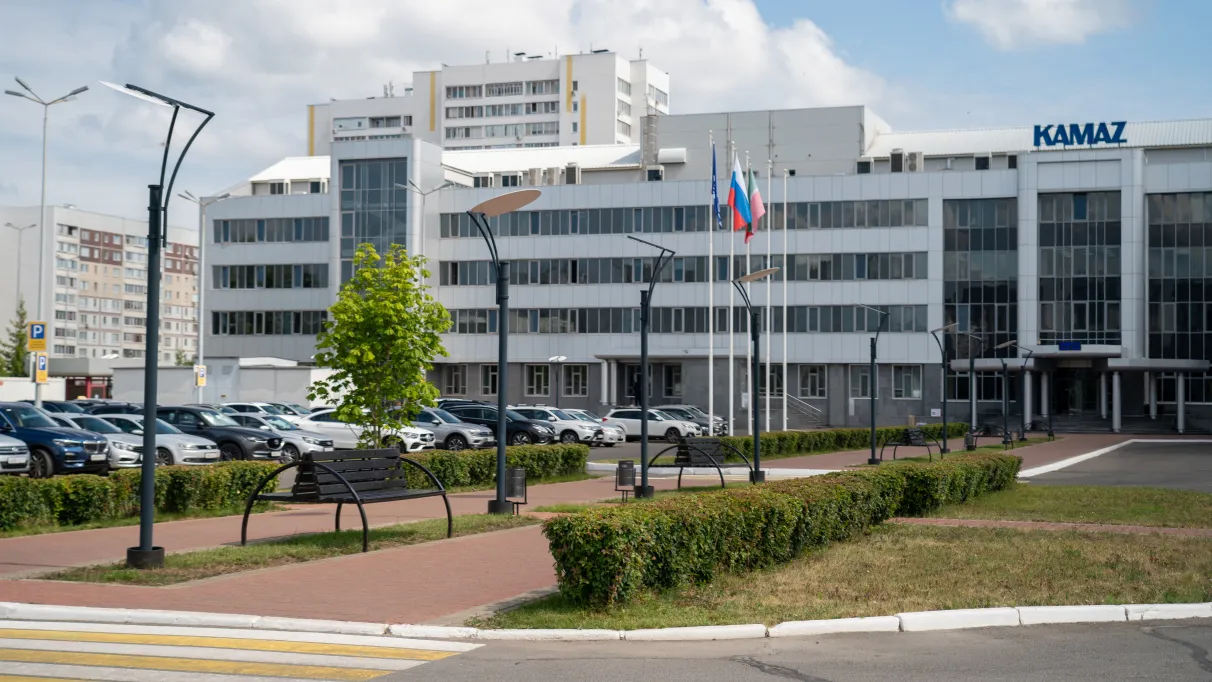 КАМАЗ ушёл в отпуск.jpg КАМАЗ ушёл в отпуск.jpg