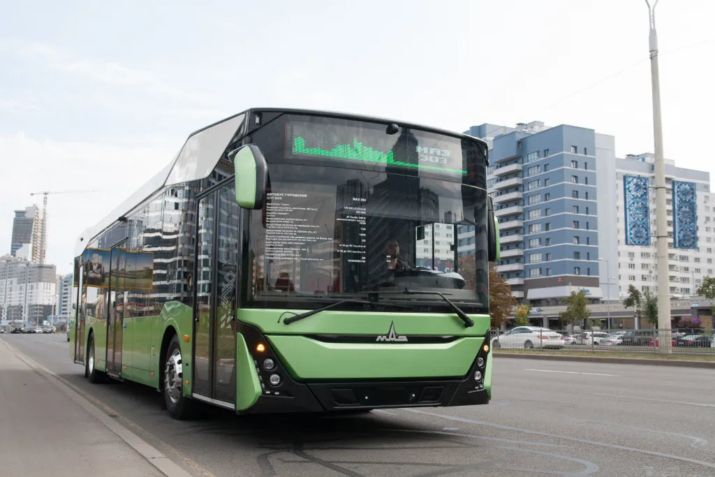 МАЗ 303.jpg МАЗ 303.jpg