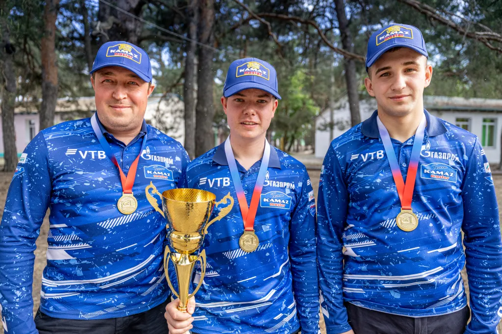 Экипаж Б. Каримова.jpg Экипаж Б. Каримова.jpg