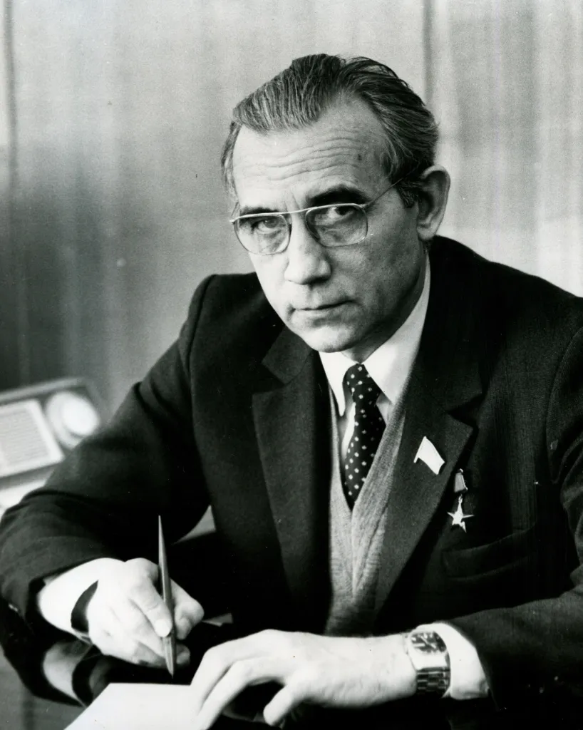 Лев Борисович Васильев Лев Борисович Васильев