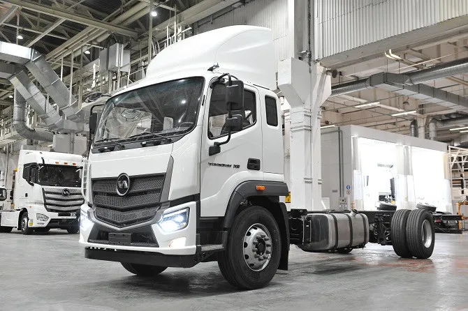 Производство бескапотных грузовиков.jpg