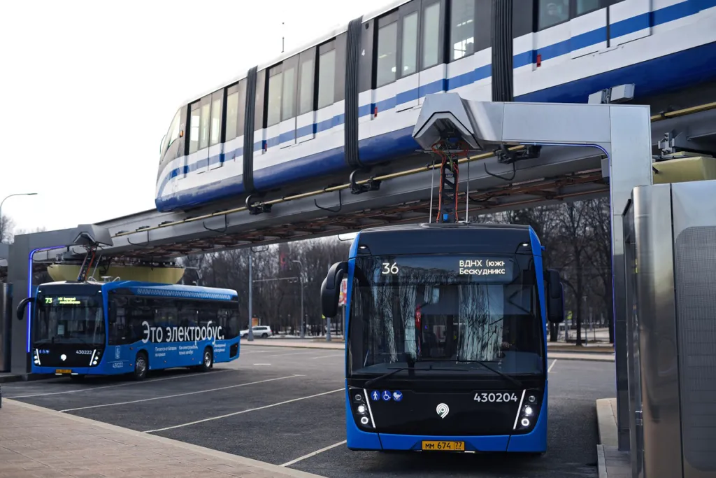 КамАЗ 6282 зарядка.jpg КамАЗ 6282 зарядка.jpg