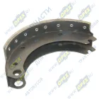 1653205-3501090 Колодка тормозная (425х140) передняя (ЕВРО) с ухом АККОР