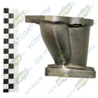 7406.1008035 Патрубок (чугун) выпускной левый ЕВРО-2,3; ф45; L=135 фланец 3отв.ф10/фланец 4отв.М10х1,25 (голый) КАМАЗ