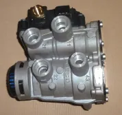 Клапан КАМАЗ-5490 управления тормозами прицепа