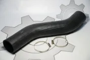Шланг (патрубок) кривой ф70х80 L=480 радиатора промежуточный