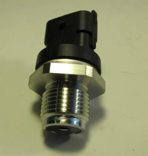 CRTR0121635 Датчик давления топлива ГАЗ,ПАЗ, ЯМЗ-5340, 536 NEW HOLLAND 7030, 7040, 8030, B100, 110, 115, T6.120, 6.140, 6.150, 6.160, 6.175, 6.180 4.5L / 6.7L [44; 0281006327 Cartronic