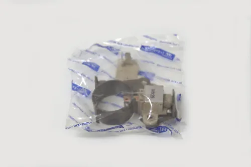 37370-42000 Регулятор генератора HYUNDAI Porter 2.5D D4BA/D4BH/D4B/ 2.5 TD1991-1998/ HYUNDAI Galloper I 2.5D D4BA/D4BH/D4B/ 2.5 TD1991-1998/ HYUNDAIH100 2.5 Hyundai