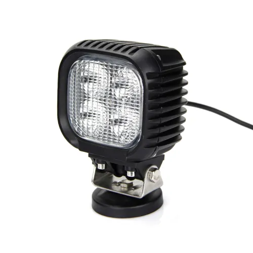 LT-1440SF Фара рабочего света светодиодная КВАДРАТНАЯ; 40 вт ближний 125х114х84мм (FLOOD) LT