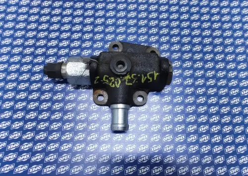 151.37.025-2 Распределитель перепускной с/о 2 отверстия1