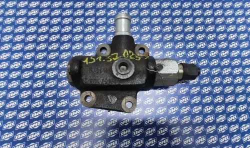 151.37.025-2 Распределитель перепускной с/о 2 отверстия