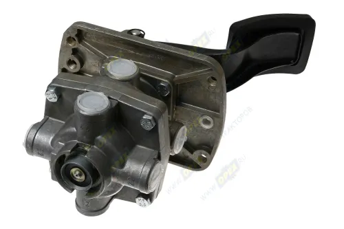 5320-3514108 Кран тормозной 2-х секционный подпедальный (с педалью в СБ); (ГТК Н/О) МАЗ,КамАЗ ЕВРО (8 отверст.М22х1,5/7отверст.ф10) КАМАЗ