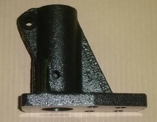 65111-8410229 Держатель стойки левый КАМАЗ