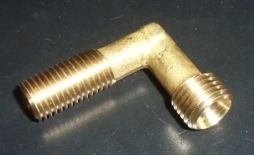 861001 Фитинг Угольник Рнаруж=М12х1,5/М14х1,5 L=42х31 КАМАЗ