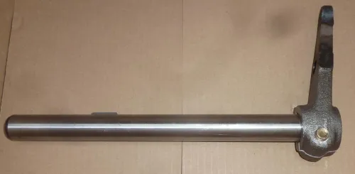 15.1771110 Вал вилки переключения делителя с рычагом КАМАЗ