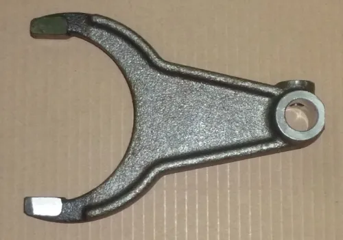 6522-1802149 Вилка S=98 L=180 под вал ф19; 1отв.М10х1,25 под стопор, блокировки КАМАЗ