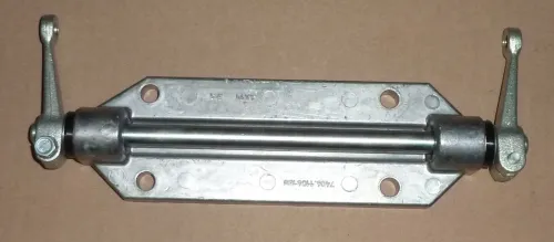 7406.1108030 Кронштейн с валом привода КАМАЗ