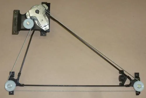 65115-6104011 Стеклоподъемник н/о лев. в сб. КАМАЗ-53215,54115,55111,65115 КАМАЗ