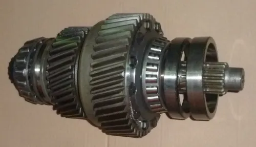 65111-1802152-10 Дифференциал раздаточной коробки Z=44 (крепление подшипника гайкой) подшипники с наружной обоймой КАМАЗ