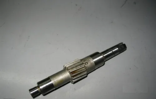 43114-3802034 Шестерня ведомая привод.спидометра шлиц=15 L=122; КАМАЗ