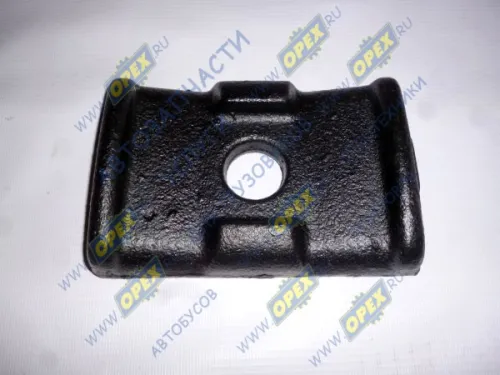 6520-2912412 Накладка зад.рессоры под стремянку 160х100 1отв.ф28,чугун КАМАЗ