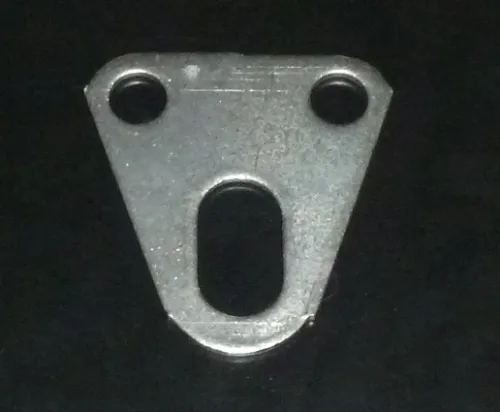 5320-2402371 Скоба L=72 S=70; 2отв.ф13 крышки стакана редуктора КАМАЗ