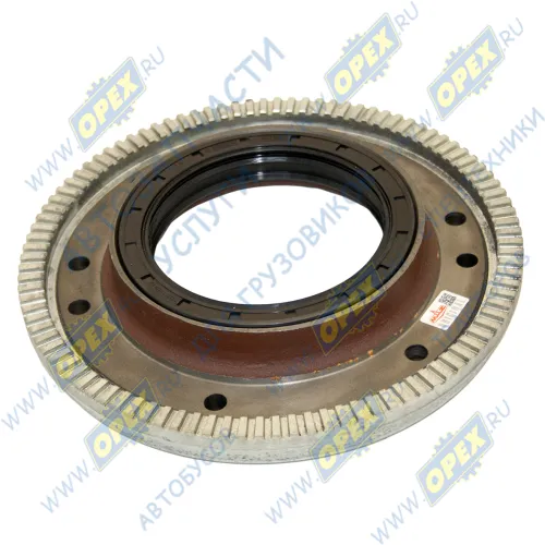 543266-3104034-600У Крышка МАЗ сальника ступицы задней в сборе (под АБС); (с индуктором АБС и сальником импорт) МАЗ