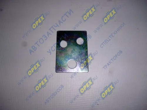 6430-6105040 Прокладка (сталь) прямоуг. 40х55; 2отв.ф9/1отв.ф11, обоймы фиксатора замка (новый тип) МАЗ