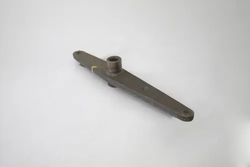 64302-1703700-010 Рычаг сб. L=470 2отв.ф15,1отв.ф25,1отв М20х1,5 МАЗ