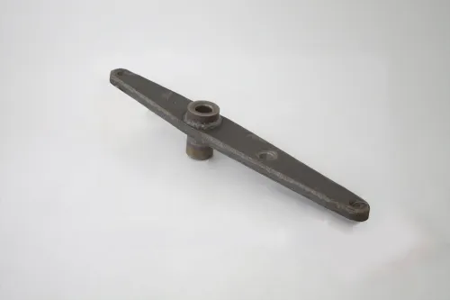 64302-1703700-010 Рычаг сб. L=470 2отв.ф15,1отв.ф25,1отв М20х1,5 МАЗ1