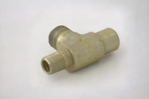 401431 Фитинг Тройник Рнаруж=М16х1,5/М20х1,75/Рвнутр=М14х1,5 L=43х70 МАЗ1