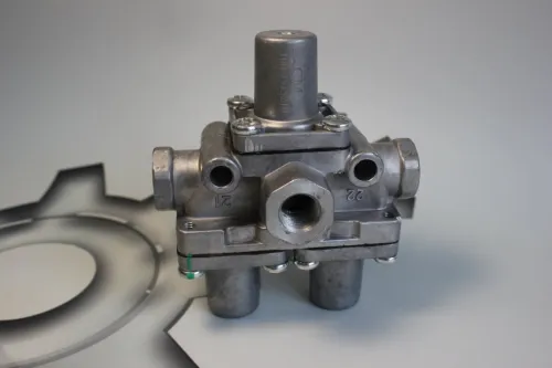 100-3515210-СПЕЦМАШ Клапан защитный тройной КамАЗ,МАЗ,УРАЛ,ЗиЛ СПЕЦМАШ