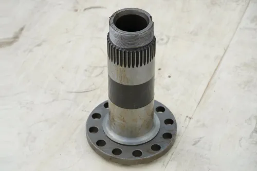 54321-2401083-10 Цапфа заднего моста шлиц=38; Lшлица=48/L=335; М90х2; 12отв.ф20 СПЕЦМАШ