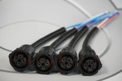 1845-967325-0 Разъем AMP для фонарей на 4 "ножки" (байонет, прямой) L=200 СПЕЦМАШ