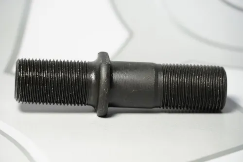 4320-3103009- Шпилька М20 L=90 Р1=28х1,5/23х1,5 передн.колеса правая резьба (20/20); (тефлон) СПЕЦМАШ