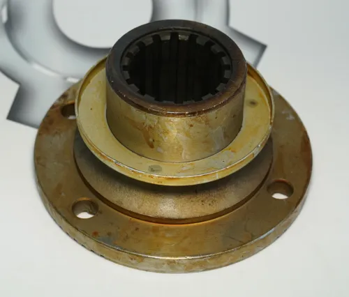 64226-2502129-СПЕЦМАШ Фланец ф180 dпосад=65 h=90 4отв.ф14 торц. шлиц, редуктора среднего моста СПЕЦМАШ