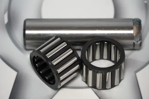 664706Е5 Подшипник 30x42x29,5 ролик.игольч. бортовой передачи МАЗ; ось (+2подшипника) саттелита СПЕЦМАШ