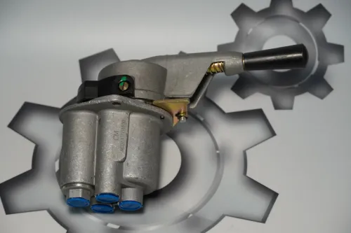 100-3537310-СПЕЦМАШ Кран стояночного тормоза (4-х выводной) СПЕЦМАШ