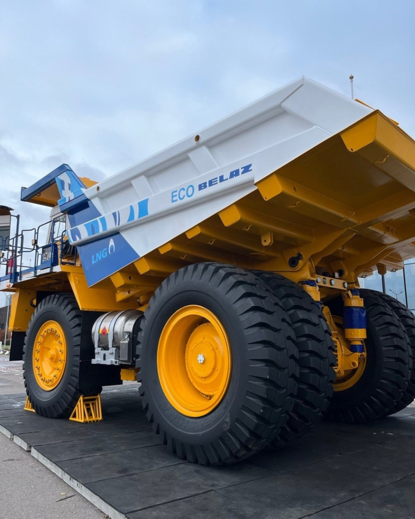 БЕЛАЗ-7558H-2.jpg БЕЛАЗ-7558H-2.jpg