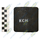 504Н-2902449 Вкладыш(сухарь) рессоры (подпятник) 106х106х23 со штифтом d=40 h=18 СПЕЦМАШ